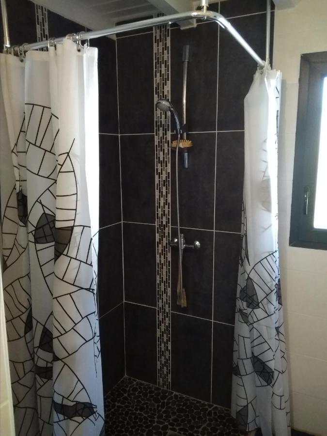 Chambre Privee Badet 살레 외부 사진